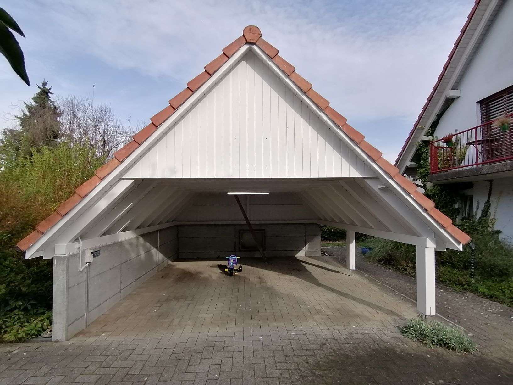 Carport neu gestrichen